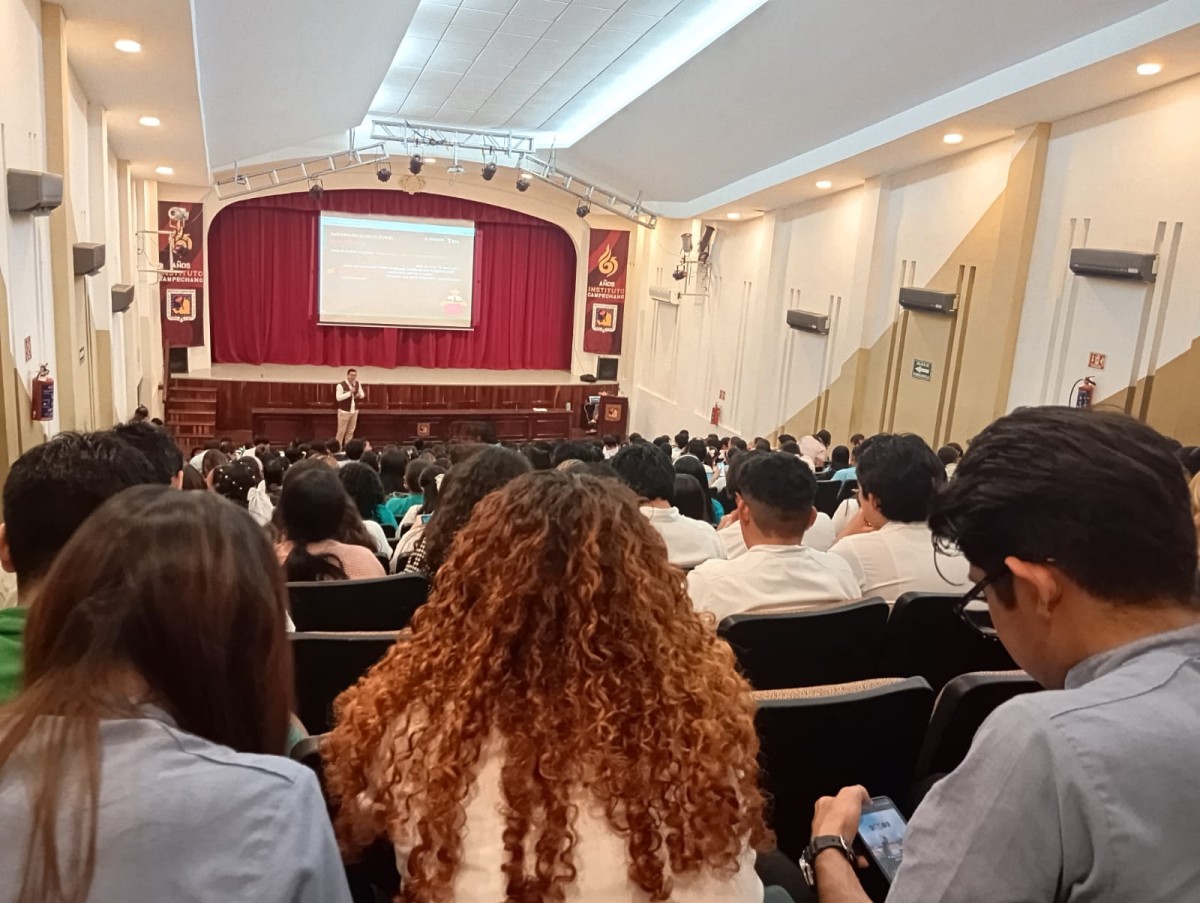 Se impartió la plática de la beca “Jóvenes Escribiendo el Futuro”